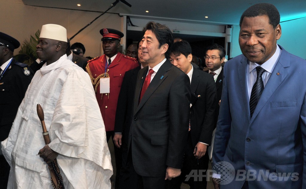 国際ニュース：AFPBB News安倍首相コートジボワールに到着、中国外相もアフリカ歴訪