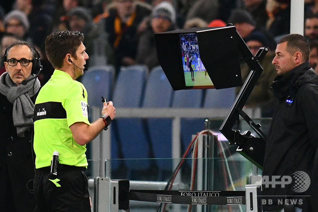 イタリア連盟、VAR判定「チャレンジ制」の試験導入をFIFAに要求 イタリア連盟、VAR判定「チャレンジ制」の試験導入をFIFAに要求