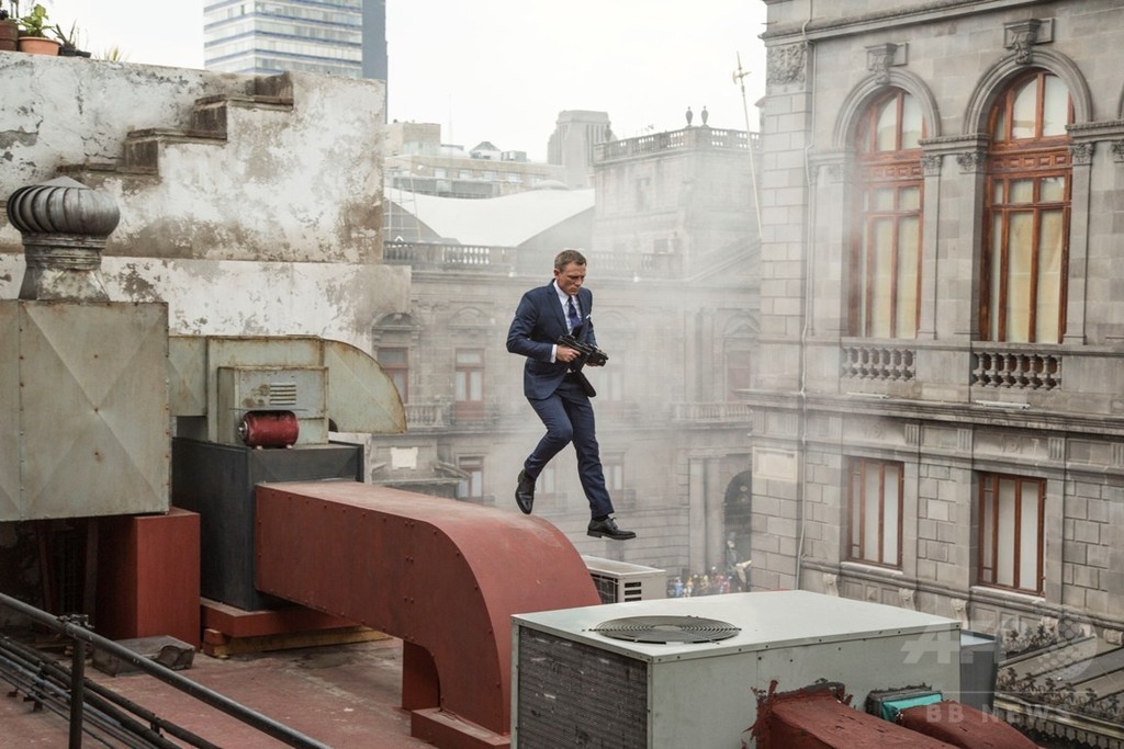 トム・フォード、007最新映画でジェームズ・ボンドの衣装をデザイン
