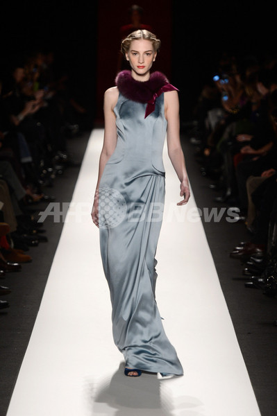 ＜13/14年秋冬NYコレクション＞キャロリーナ・ヘレラ