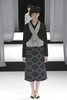 都内で発表された「まとふ（matohu）」の10年春夏コレクション（2009年10月22日撮影）。(c)matohu