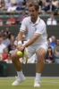 テニス、ウィンブルドン選手権（The Championships Wimbledon 2013）は27日、男子シングルス2回戦が行われ、大会第9シードのリシャール・ガスケ（Richard Gasquet、フランス）は6-0、6-3、6-7、6-3で添田豪（Go Soeda）を下し、3回戦進出を決めた。

リターンを打つリシャール・ガスケ（2013年6月27日撮影）。(c)AFP/ADRIAN DENNIS
