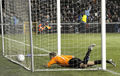 前半29分に自らのミスで先制点を献上するFCコペンハーゲンのGKイェスパー・クリスティアンセン（%%Jesper Kristiansen%%）。（2009年2月19日撮影）(c)AFP/Scanpix/Casper Christoffersen