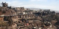 南米チリ中部バルパライソ（Valparaiso）で起きた火災によって全焼した住宅地（2014年4月13日撮影）。(c)AFP/FELIPE GAMBOA