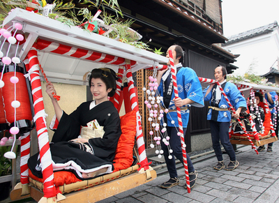 「十日戎」、映画村の女優さんが練り歩く - 京都