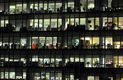 産休明けエリート女性公務員、午前5時に出勤 職場で死亡 韓国