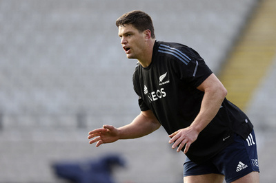 オールブラックス、スコット・バレットが2025年まで契約延長