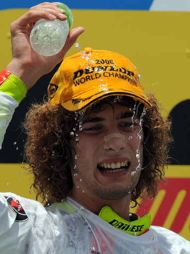 シモンセッリ マレーシアGP・250ccクラスで自身初の総合優勝を決める