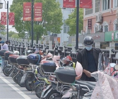 上海、1日当たりの新規感染者数が4日連続で1万人以下に 