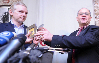 スイス元銀行家が脱税情報を提供、アサンジ容疑者「全部公開する」