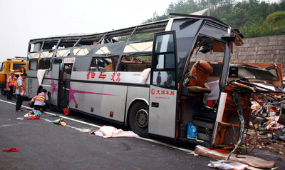 中国・浙江省でバス衝突、10人死亡