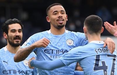 マンCが首位固め、マンUはアーセナルと分けて勝ち点差広がる