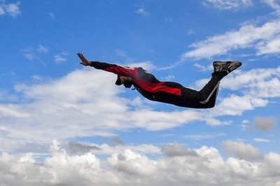 【今日の1枚】ラリー世界王者が歓喜のダイブ