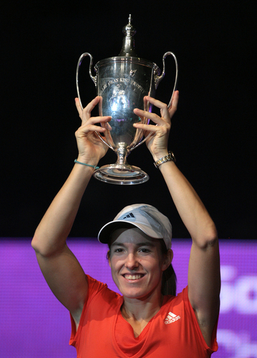 エナン シャラポワを降し最終戦でシーズン10勝目