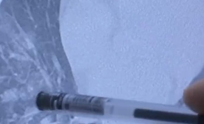 破損したダウンウエアを着用していた中国人男性が呼吸不全に