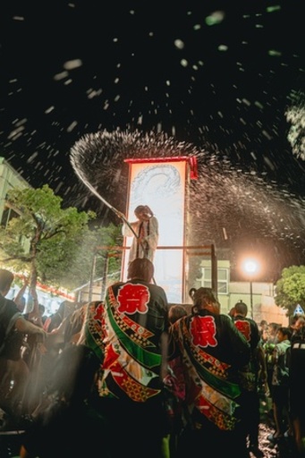 全国でも珍しい“お湯を掛け合う祭り”第21回あわら湯かけまつり開催
