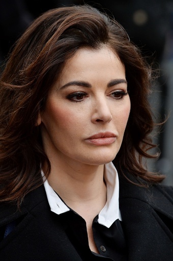 英人気料理研究家N・ローソン氏、麻薬の使用認める