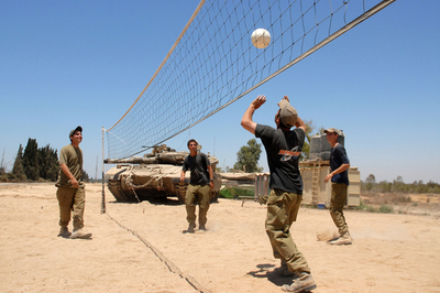 イスラエル首相、ガザ地区での停戦継続に否定的な見方