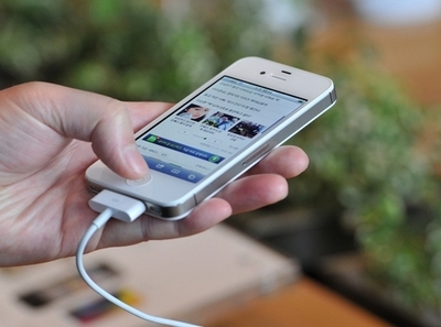 iPhoneに接続するだけで放射線量を測定、三和製作所が開発