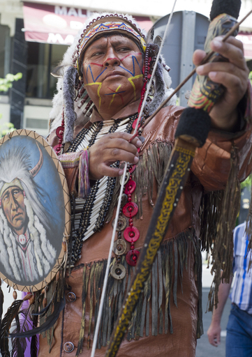 経済危機で街角に「生ける彫像」が増加、スペイン