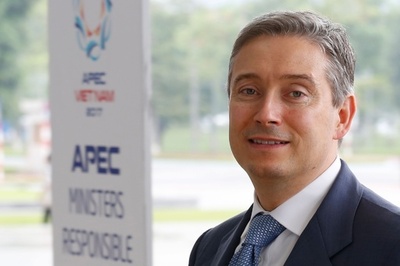 カナダ、TPP早期批准へ 対米摩擦の激化受け