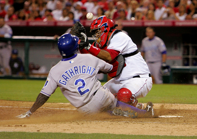 ロイヤルズ エンゼルスを降し3連勝