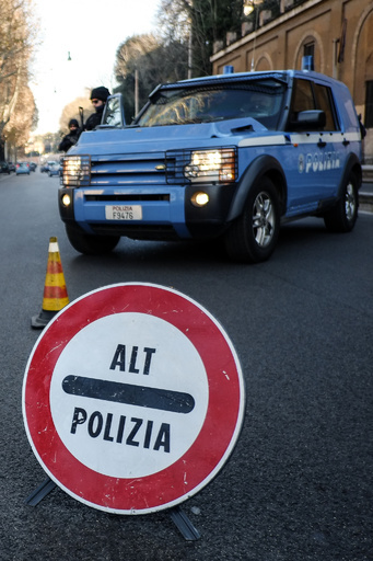 就寝中のホームレス男性に火をつけ殺害、動機は嫉妬