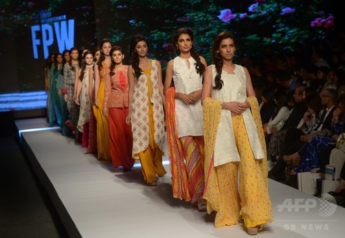 15年春夏ファッション パキスタン ウィーク カラチで発表 写真91枚 ファッション ニュースならmode Press Powered By Afpbb News