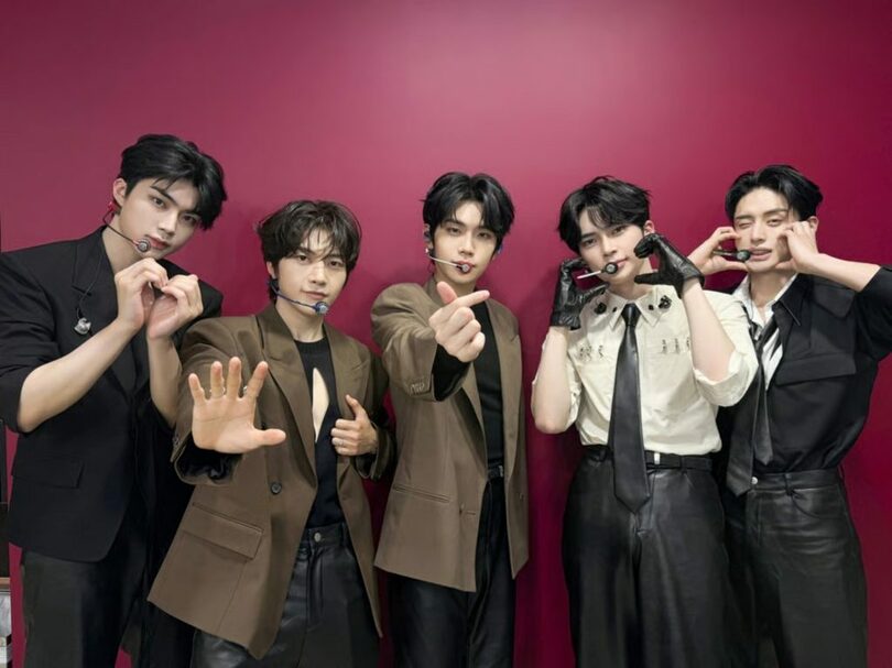 WAKEONE (c)STARNEWS