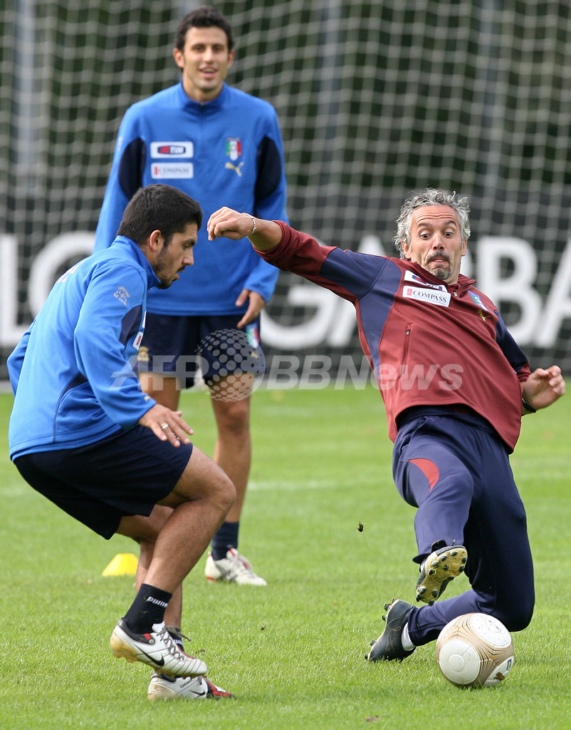 サッカー 欧州選手権08 予選 イタリア代表 グルジア戦に向けて調整 写真11枚 国際ニュース Afpbb News