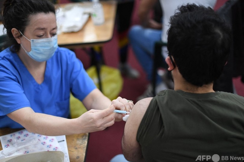 アストラ製ワクチン、血栓発症は1800万人中30人 英