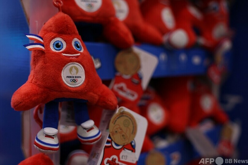 パリ五輪マスコットに批判 ぬいぐるみは中国製、デザインに嘲笑も
