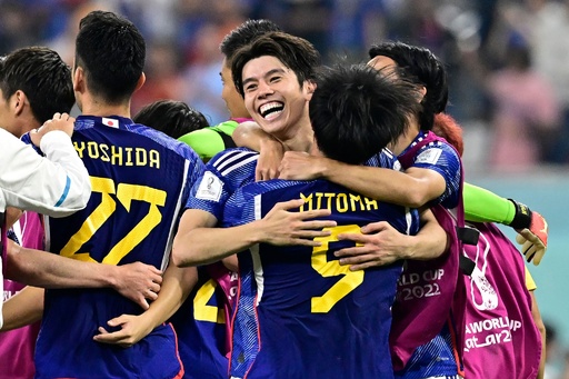 ドイツ、スペイン撃破で16強 歓喜する日本代表 カタールW杯 写真20枚