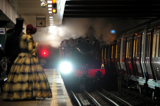 ロンドン地下鉄開業150年、蒸気機関車が復活 写真10枚 国際ニュース