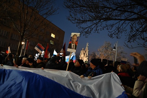 セルビアでウクライナ侵攻支持集会 ロシア人は永遠の同志 写真14枚 国際ニュース Afpbb News