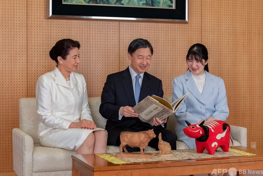 天皇ご一家の写真公開、新年到来で 宮内庁 写真9枚 国際ニュース：AFPBB News