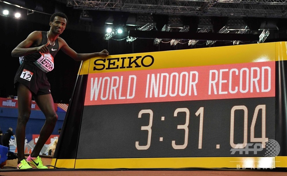 テフェラが男子1500mで室内世界新 エルゲルージ氏の記録破る 写真4枚 国際ニュース Afpbb News