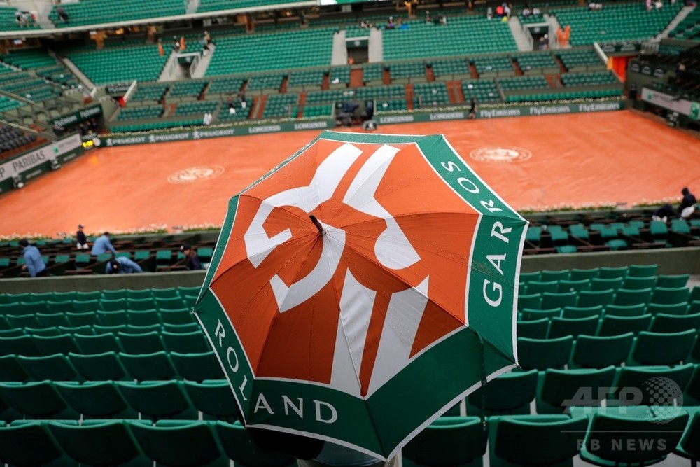 ローラン・ギャロスに雨 ナダル、シャラポワの試合は翌日に順延 写真8