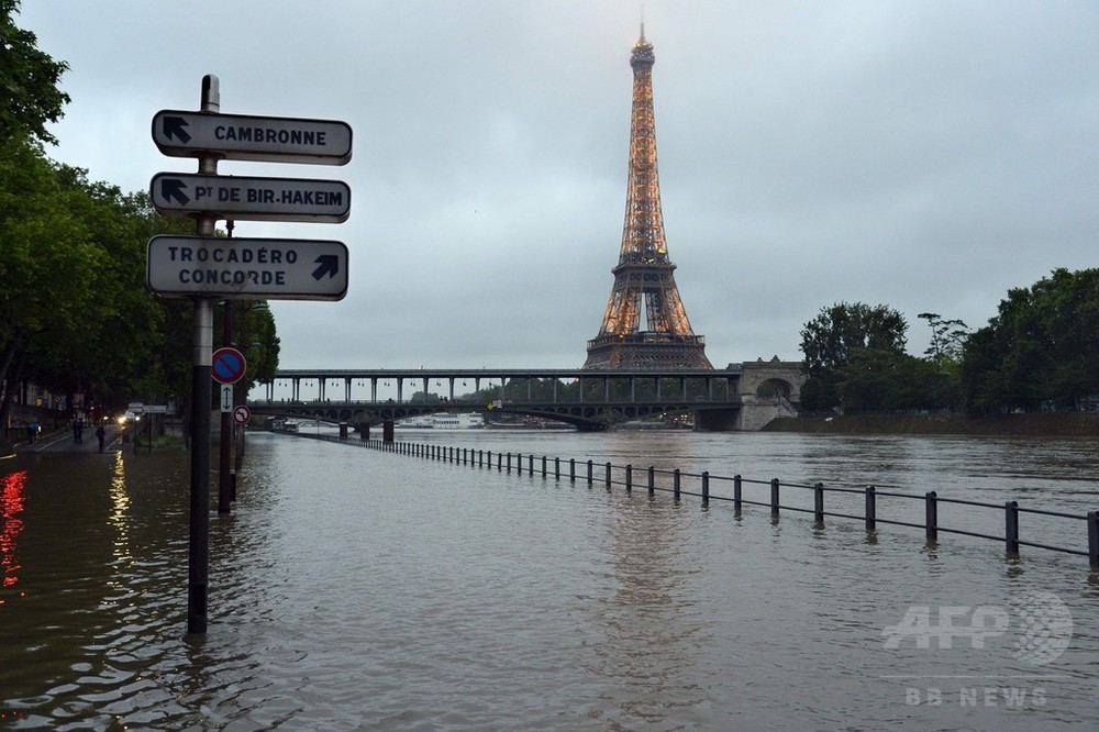 欧州の洪水 エッフェル塔周辺でも 死者は9人に 写真12枚 国際ニュース Afpbb News