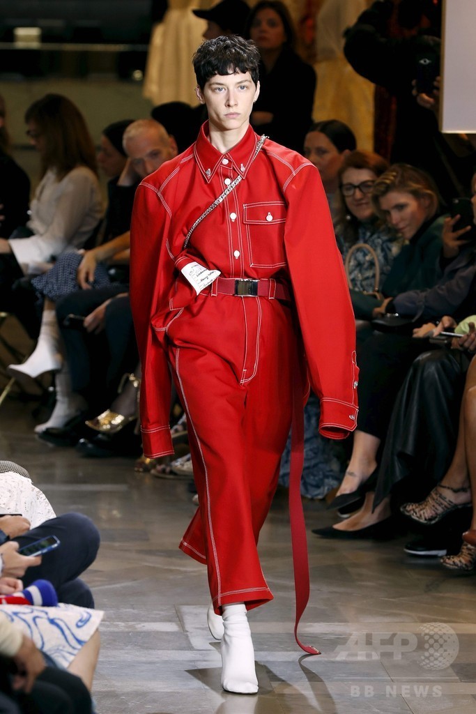 「ヴェトモン」17年春夏コレクション