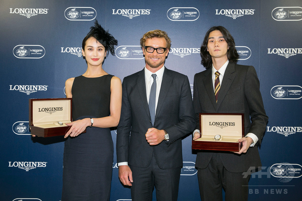 「ロンジン エレガンスアワード ジャパン」黒田エイミと栁俊太郎が受賞