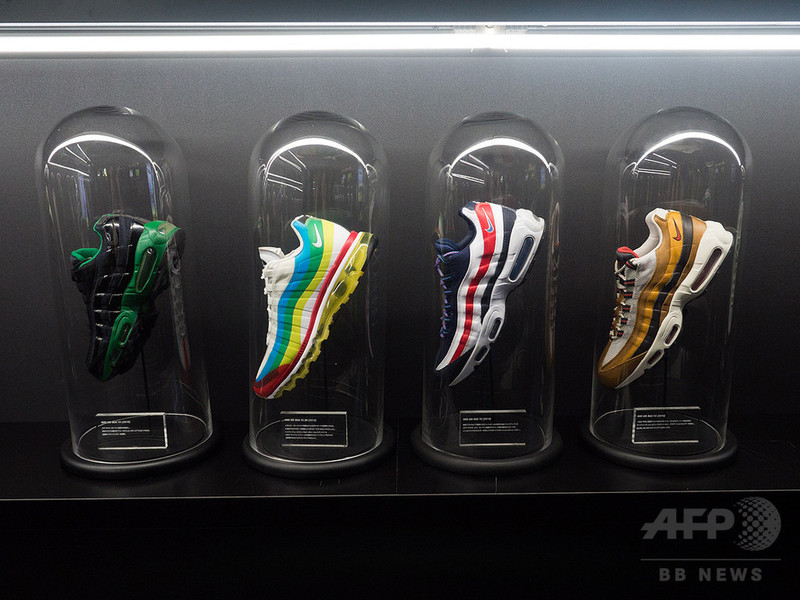 ナイキエアマックス発売20周年、貴重なデザイン画やアーカイブ展示16日まで
