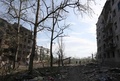 ロシア軍の攻撃を受けたウクライナ東部ドネツク州オチェレティネ村（2024年4月15日撮影）。(c)Anatolii STEPANOV / AFP