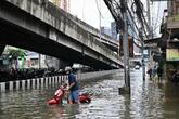 タイ首都バンコク洪水、5万世帯超に被害 4900人近く避難