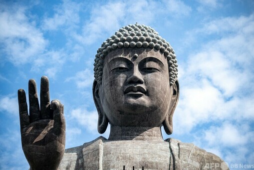 高さ120メートルの牛久大仏で大掃除 作業員2人で担当 写真12枚 国際ニュース：AFPBB News