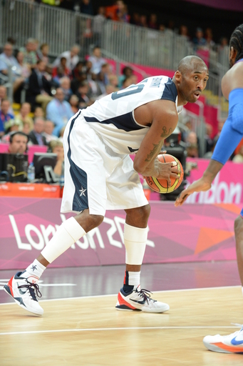 NBAスター擁する男子バスケ米国代表、フランスを破り白星発進