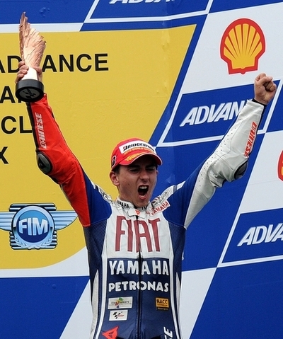 ロレンゾが初の総合優勝、ロッシ今季2勝目 マレーシアGP