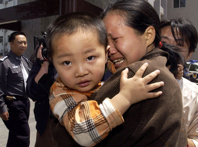 児童保護者らが書籍販売員を殺害、人身売買グループと勘違い 中国