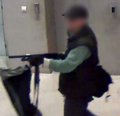 仏パリの左派新聞社で発砲、1人が重体