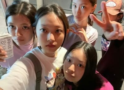 NewJeansがすっぴん…デビュー2周年、記念の自撮り